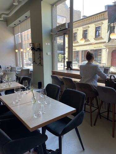 Lowine Low Intervention Wine Shop