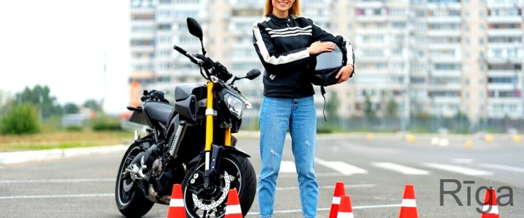 4 labākās motociklu vadīšanas skolas Rīgā